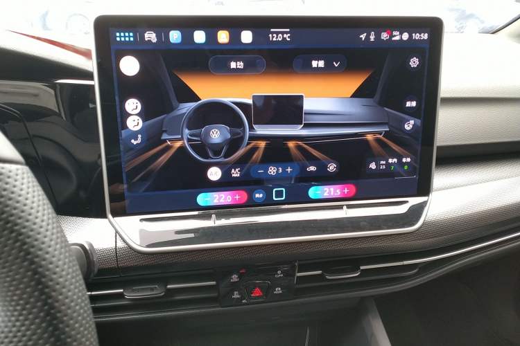 Used Volkswagen Golf 2025 Facelift 300TSI R-Line
