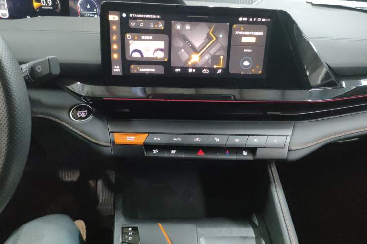 Used Changan UNI-V 2024 1.5T Prestige Edition
