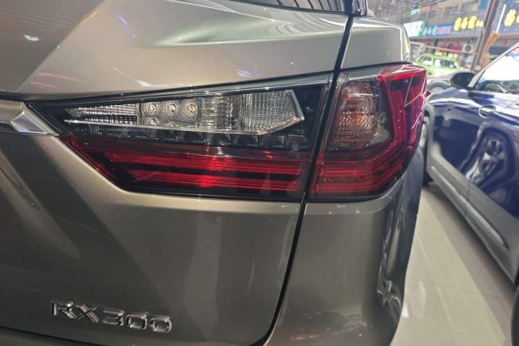 Used Lexus RX 2016 300 Two-Wheel Drive Comfort Edition China VI Standard