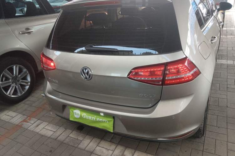 Used Volkswagen Golf 2016 1.6L Automatic Fashion Model
