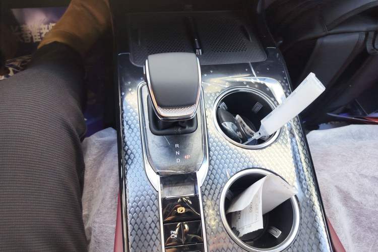 Used Hongqi HS3 PHEV 
