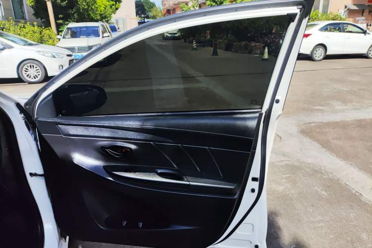 Used Toyota YARiS L 2017 1.5E CVT Dynamic Edition
