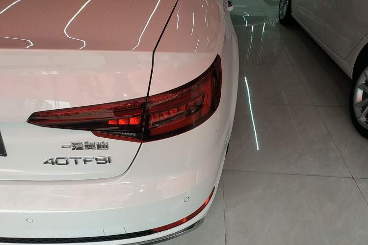 Used Audi A4L 2019 40 TFSI Fashion Version China V
