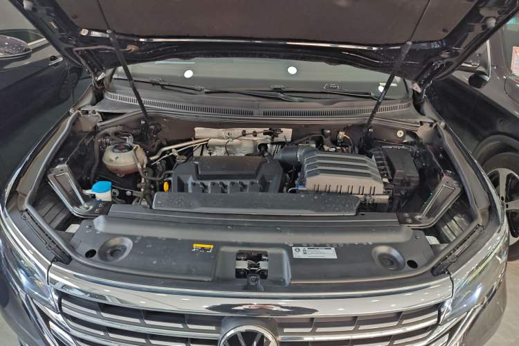 Used Volkswagen Viloran 2024 380TSI Premium Edition
