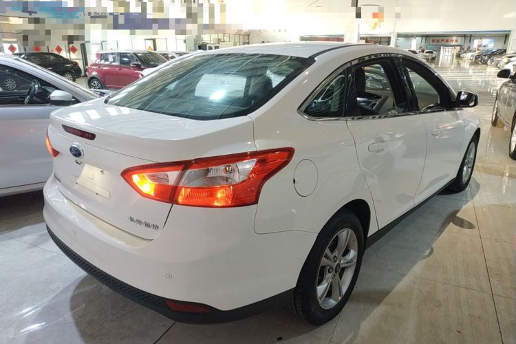Used Ford Focus 2012 Sedan 1.6L Automatic Fashion Edition
