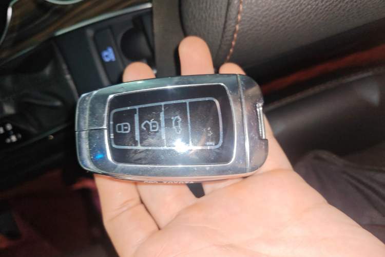 Used Toyota Camry 2019 2.0G Luxury Edition China VI Standard
