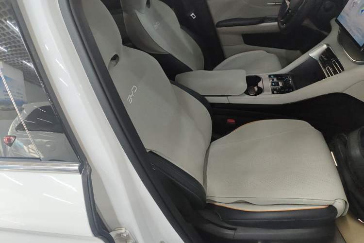 Used BYD Song PLUS New Energy 2024 Honor Edition EV 520km Premium Model
