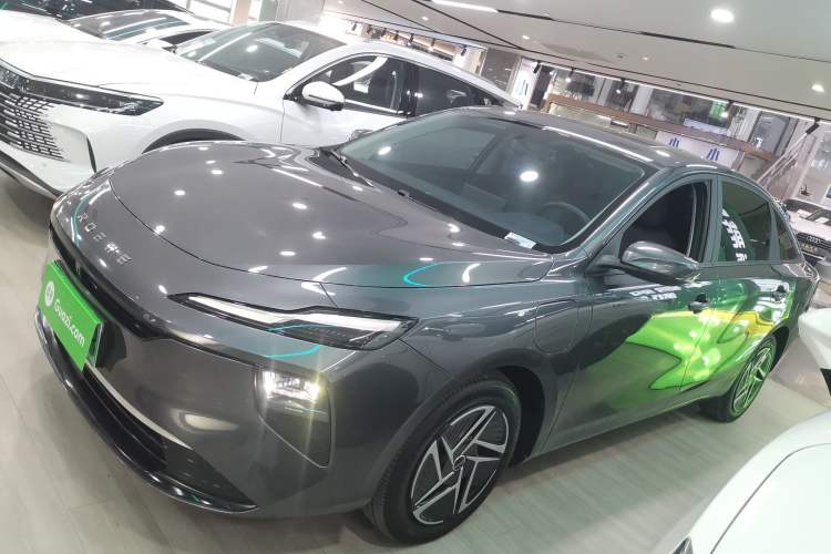 Used Roewe D6 2025 450 km Premium Edition
