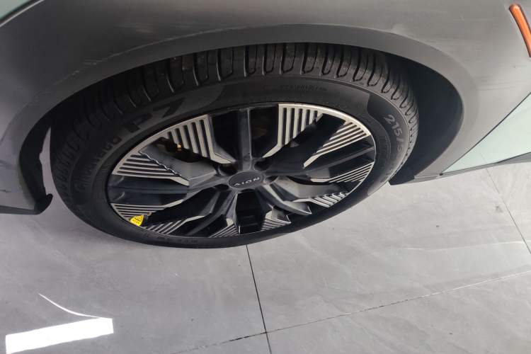 Used AION Y 2022 70 Tech Edition Lithium Iron Phosphate
