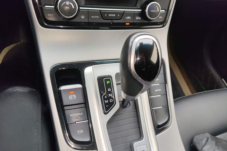 Used Geely Auto Emgrand GL 2018 1.4T DCT Elite Smart Connectivity Version
