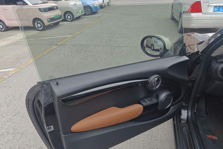 Used  MINI 2016 1.5T COOPER Avant-Garde
