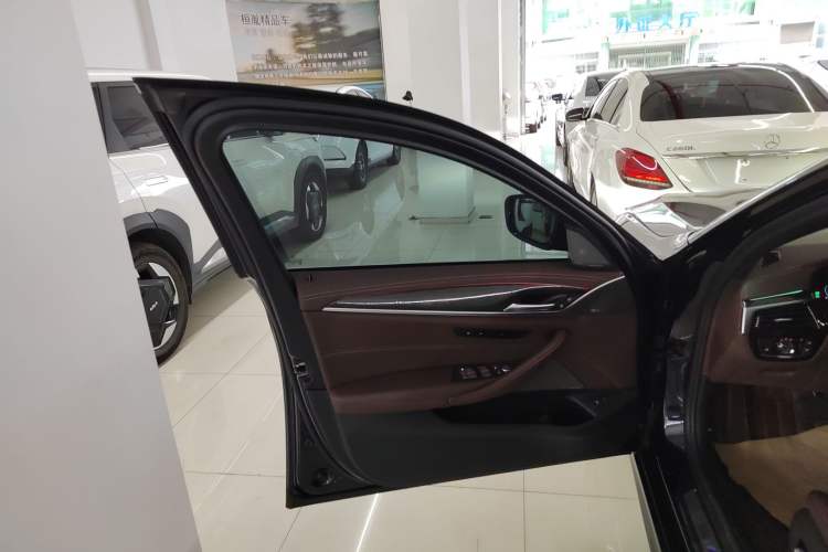 Used BMW 5 Series 2022 Second Facelift 530Li Luxury Version M Sport Package
