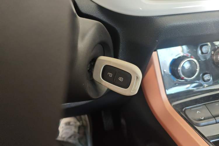 Used Dongfeng NAMMI BOX 2022 Chasing Wind Edition 331KM Advanced Model
