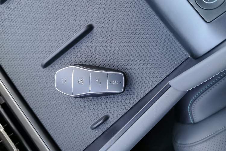 Used BYD Qin L 2024 DM-i 80KM Beyond Model
