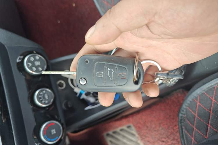 Used Kia K2 2015 Hatchback 1.4L AT GLS Cool Edition
