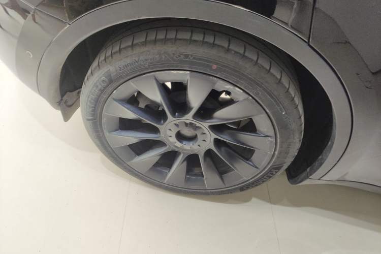 Used Tesla Model Y 2023 Rear-Wheel-Drive Version
