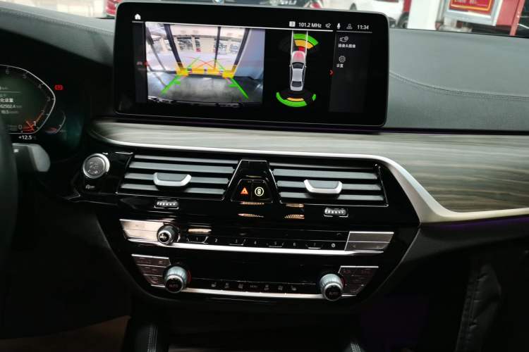 Used BMW 5 Series 2022 Second Facelift 530Li Leading Edition M Sport Package
