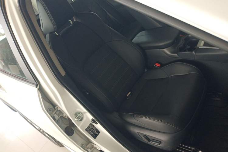 Used Toyota Wildlander 2023 Dual-Motor 2.5L E-CVT Four-Wheel Drive Prestige Edition