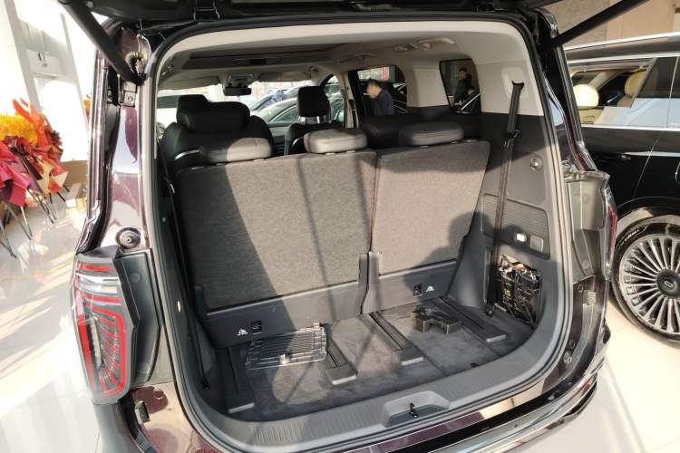 Used Hongqi HQ9 PHEV 2024 2.0T Four-Wheel Drive Business Edition
