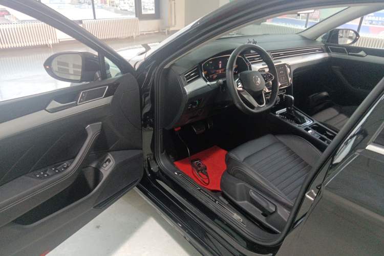 Used Volkswagen Magotan 2025 Zhongxiang Version 280TSI DSG Comfort Edition