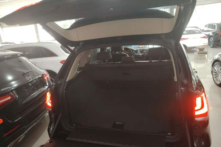 Used BMW X5 2017 xDrive28i
