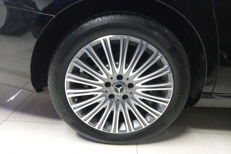 Used Mercedes-Benz E-Class 2023 Updated E 300 L Fashion Edition
