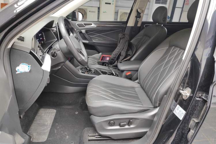 Used Volkswagen Tiguan L 2023 Revised Version 330TSI Automatic Two-Wheel Drive Smart Enjoyment Edition