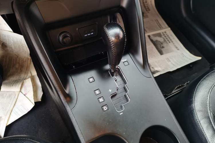 Used Hyundai ix35 2013 2.0L Automatic Two-Wheel Drive Smart GLS China IV Standard
