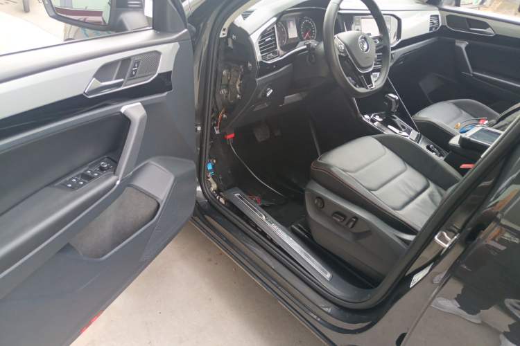 Used Volkswagen Tayron 2019 330TSI Two-Wheel Drive Luxury Model China VI Standard
