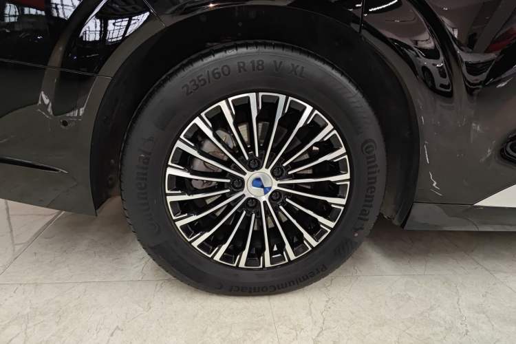 Used Denza D9 2025 DM-i Intelligent Drive 1020 Four-Wheel Drive Flagship Model
