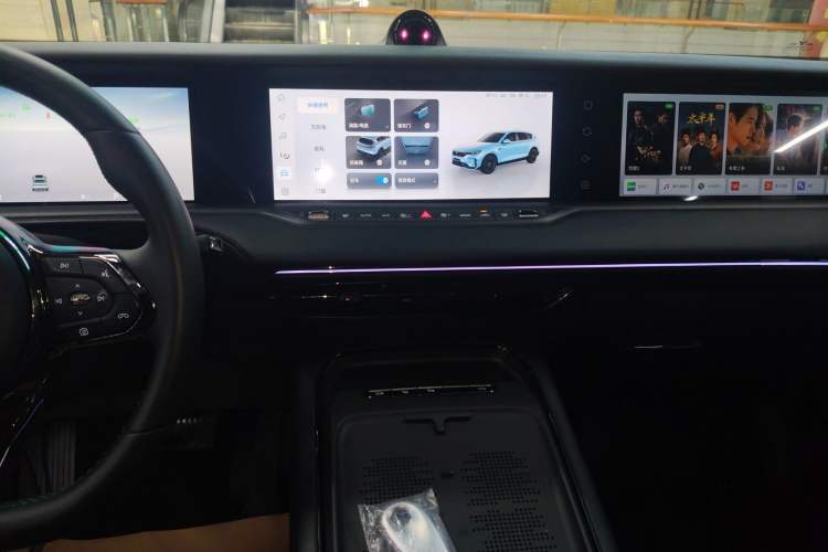 Used VOYAH FREE 2025 318 318 km Rear-Drive Touring Edition