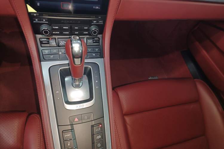 Used Porsche 718 2018 Cayman 2.0T
