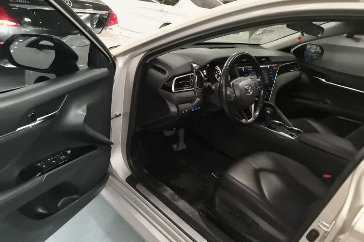 Used Toyota Camry 2019 Revised Version 2.0G Luxury Edition