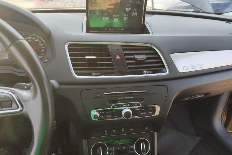 Used Audi Q3 2016 35 TFSI quattro all-wheel-drive style model