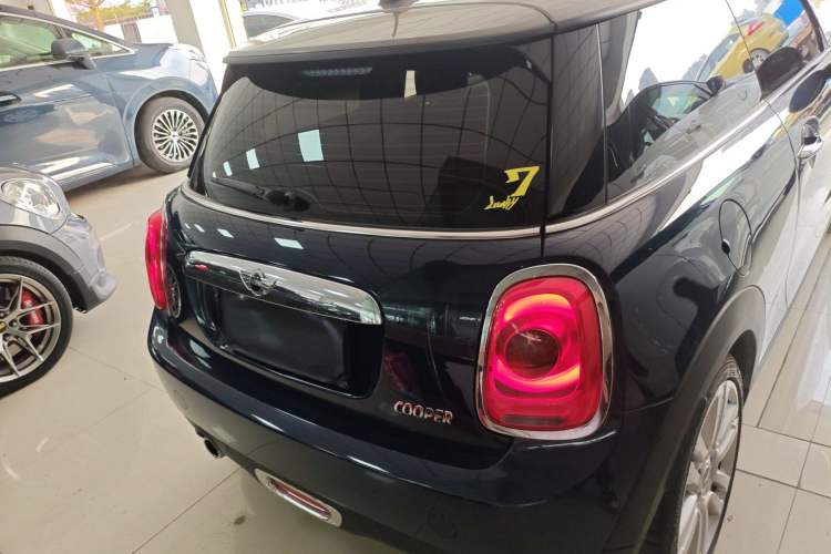 Used  MINI 2016 1.5T COOPER SEVEN
