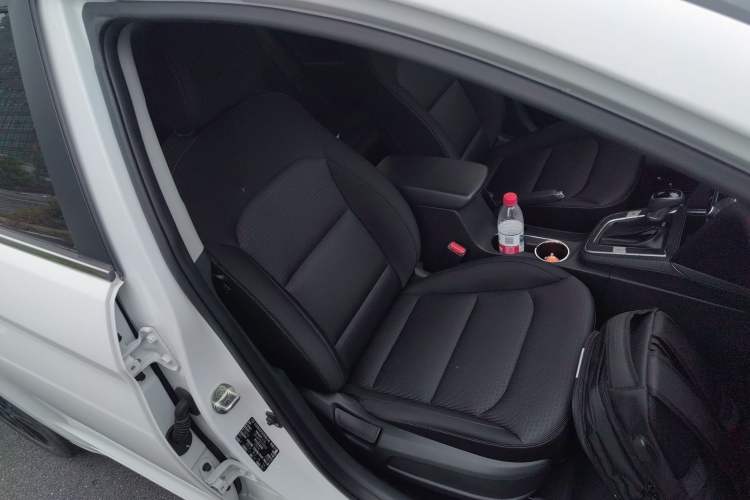 Used Hyundai Elantra 2016 1.6L Automatic ZhiXuan – Elite Version
