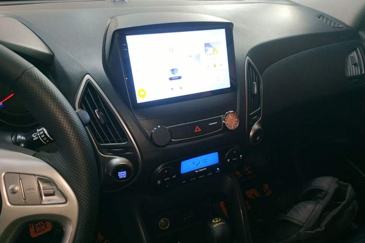 Used Hyundai ix35 2015 2.0L Automatic 2WD Smart Type China IV