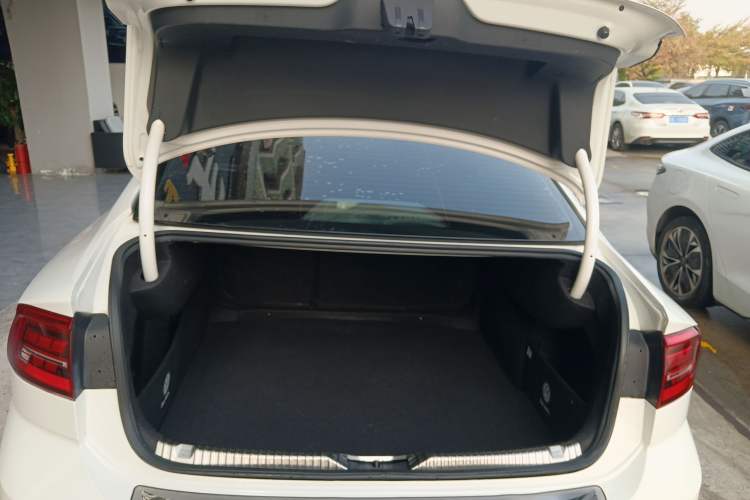 Used Volkswagen Lamando 2021 230TSI DSG Fashion Edition
