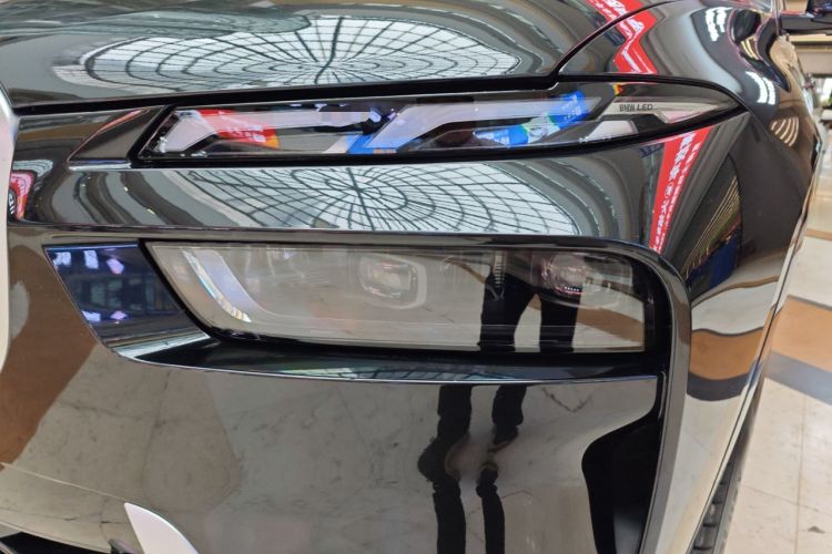 Used BMW X7 2023 xDrive40i Luxury Package with Leading Features
