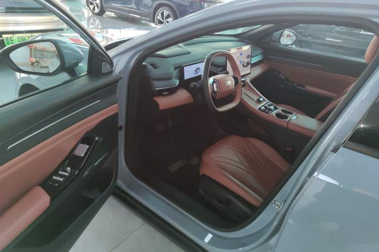 Used  L6 2025 EM-i 140km Explorer+ Edition