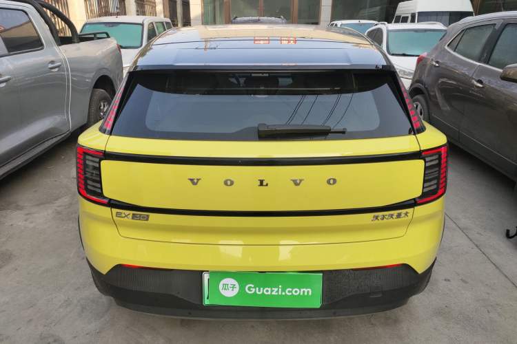 Used Volvo EX30 2025 Rear-Drive Long-Range Version Ultra