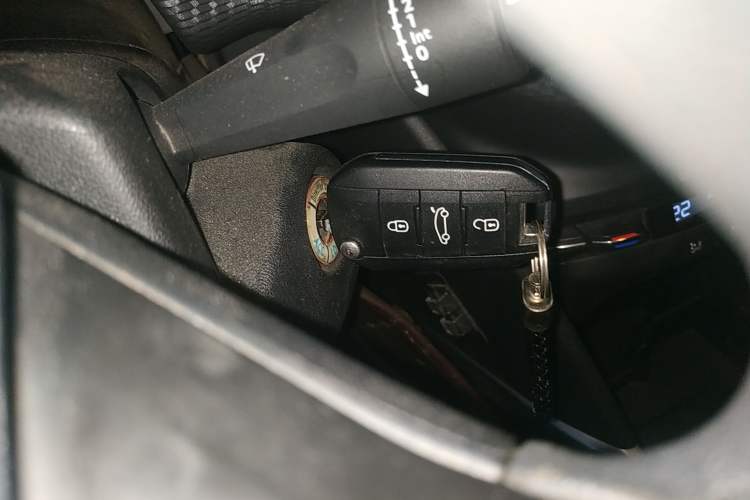 Used Peugeot 2008 2016 230THP Automatic Fashion Edition
