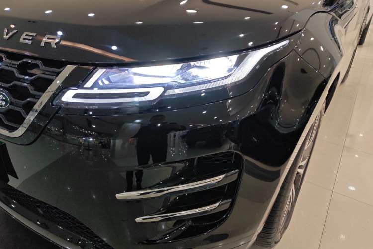 Used Land Rover Range Rover Evoque 2021 Range Rover Velar 249 PS R-Dynamic S Performance Edition
