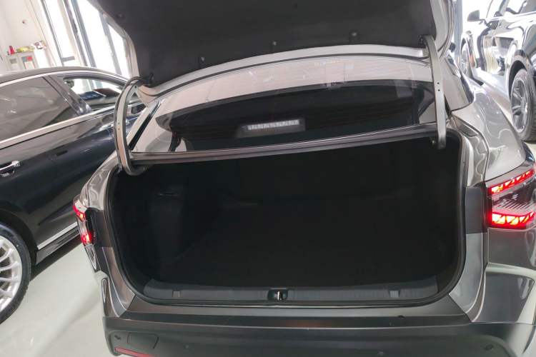 Used Toyota bZ3 2023 616 km Long-Range PRO