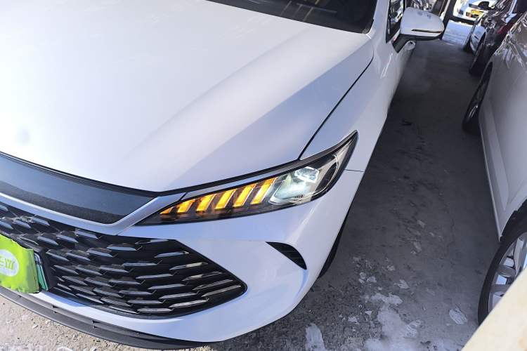 Used BYD Qin PLUS 2025 DM-i Smart Drive 55KM Leading Model
