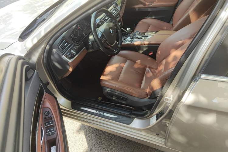 Used BMW 5 Series 2014 528Li Leading Model