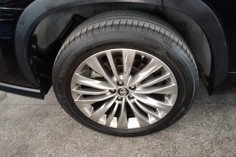 Used Toyota Highlander 2022 Dual-Engine 2.5L Four-Wheel Drive Prestige Version 7 Seats
