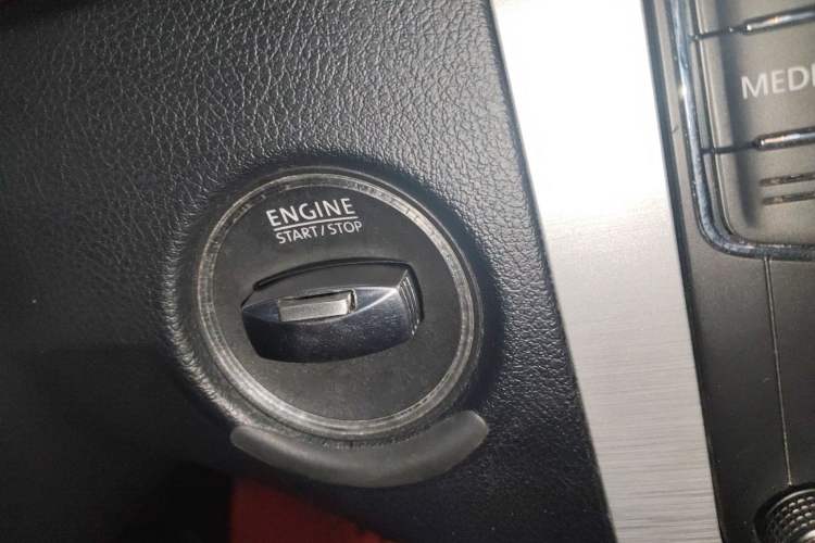 Used Volkswagen Magotan 2015 2.0 TSI Luxury Model
