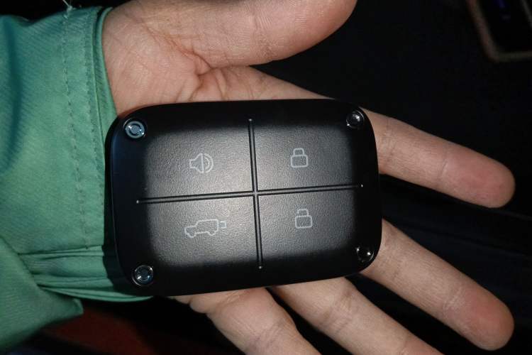 Used  V23 2025 401 Two-Wheel Drive Intelligent Driving Version
