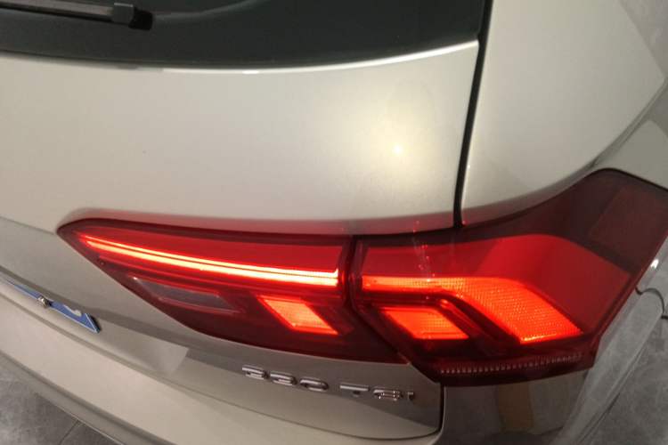 Used Volkswagen Tiguan L 2022 330TSI Automatic Two-Wheel Drive Smart Edition
